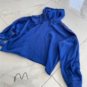 Fashion Nova Blue Cropped sweatshirt